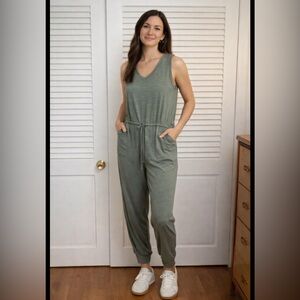 Zuda Olive Green Sleeveless Jumpsuit Large Jogger Lounge Pockets